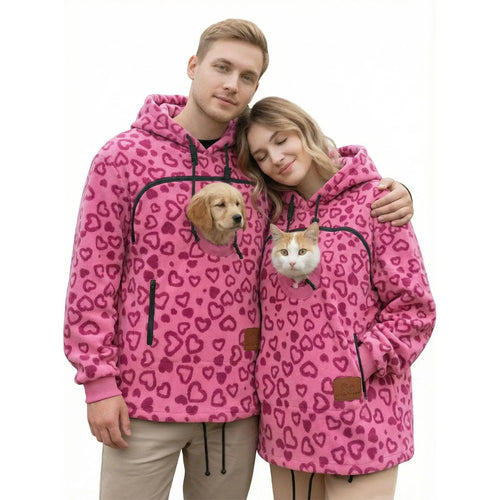 Bluza z kieszenią na kota – wzór w serduszka